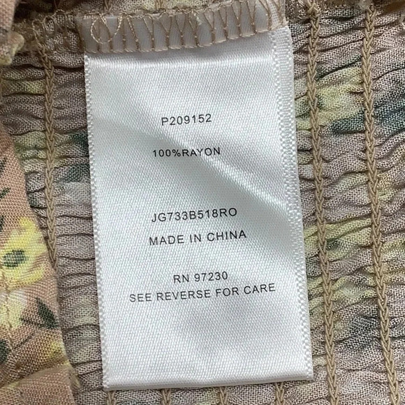 Almost Famous Floral Crop Top with front scrunch New With Tags - Picture 5 of 5